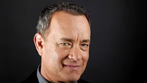 Tom Hanks își lansează prima sa carte inspirată de experiența de regizor