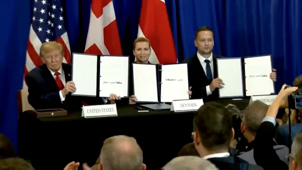 Trump a semnat acordul cu Danemarca și Groenlanda pentru extinderea prezenței militare americane în Arctica