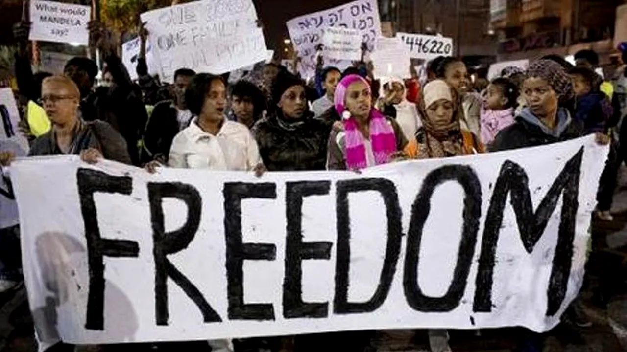 Peste 30.000 de imigranți clandestini africani au manifestat la Tel Aviv, anunță poliția