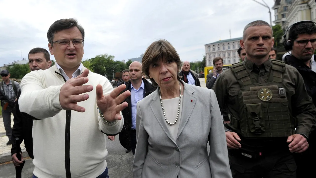 Dmitro Kuleba, nemulțumit de declarația omologului său francez privind aderarea Ucrainei la UE: Ne-am săturat de „soluții speciale”, constant inventate pentru Ucraina