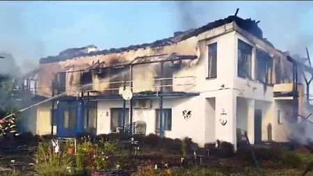 VIDEO | CASA de vacanță din Deltă a fostului ministru Miron Mitrea, distrusă într-un incendiu. Un un fost angajat al demnitarului a fost reținut