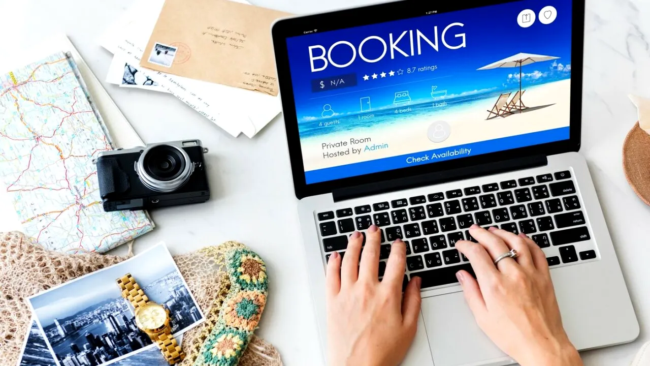Amendă RECORD pentru Booking în Spania: compania a PROFITAT de poziția sa dominantă din piața cazărilor online