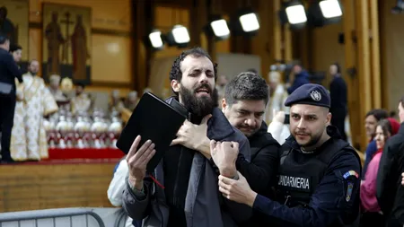 Incident la Patriarhie, în timp ce Preafericitul Daniel oficia slujba: „Dacă nu vă întoarceți la ce erați și trebuie să fiți, o să fiți blestemați!”
