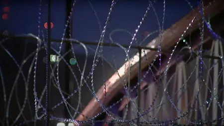 SUA blindează frontiera cu Mexicul: kilometri de sârmă ghimpată între El Paso și Ciudad Juarez/TRUMP depune jurământul peste două zile