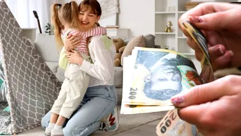 Dezvăluirile făcute de o BONĂ din Iași. Câți lei primește pe oră, pentru un singur copil