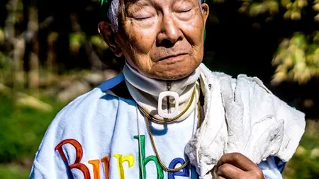 Cel mai cool insta-bunic. Un bătrân de 84 de ani a devenit star pe Instagram după ce s-a lăsat pe mâna nepotului. Fotografiile sunt incredibile - FOTO