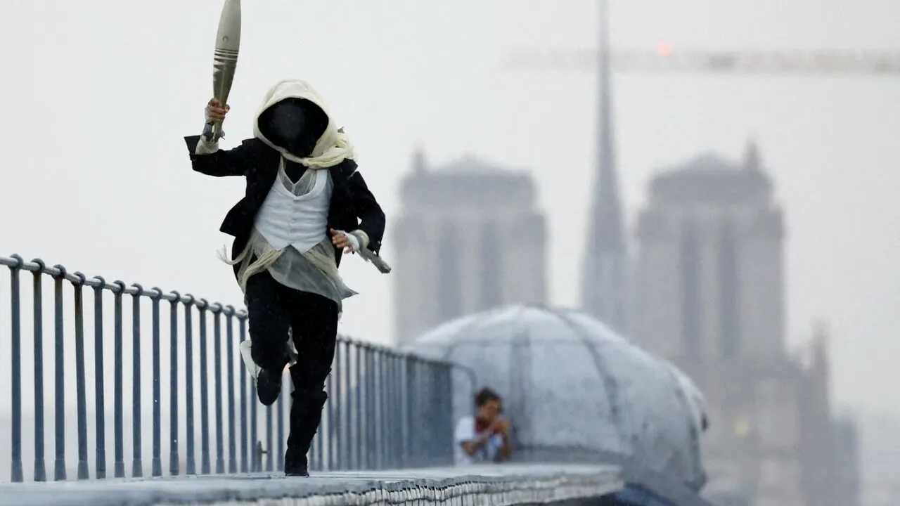 Identitatea „personajelor enigmatice” care au făcut spectacol la ceremonia de deschidere a Jocurilor Olimpice de la PARIS