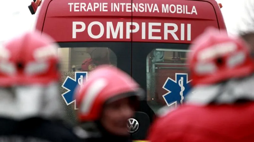 Trei persoane au fost rănite, după ce microbuzul în care se aflau s-a răsturnat, în Giurgiu