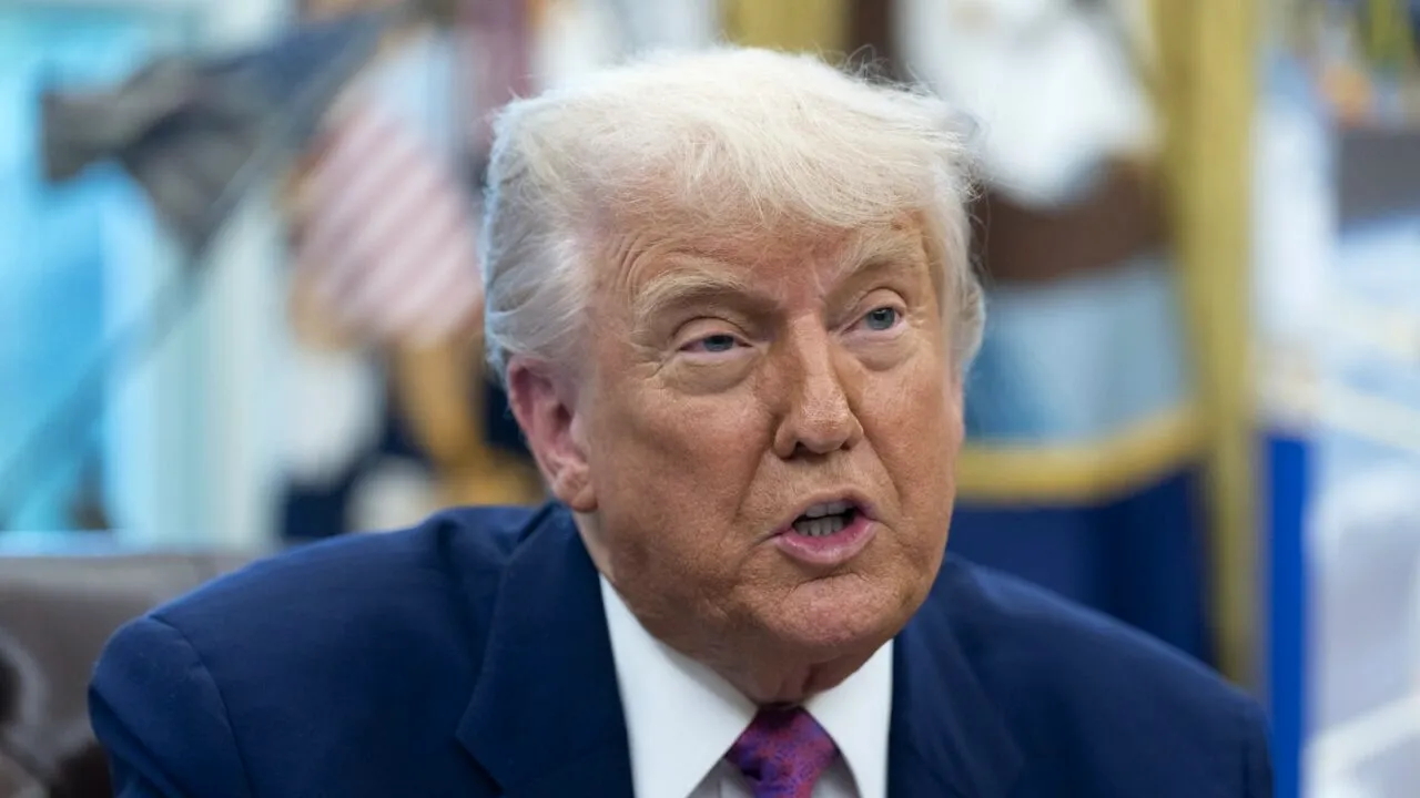 Donald Trump îi ACUZĂ pe George Soroș și pe fiul acestuia de grup infracțional organizat: 