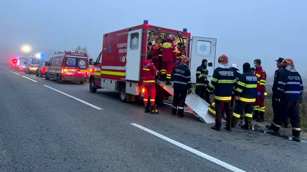 Un microbuz cu șapte persoane s-a răsturnat în Sibiu. Șoferul autoturismul consumase alcool