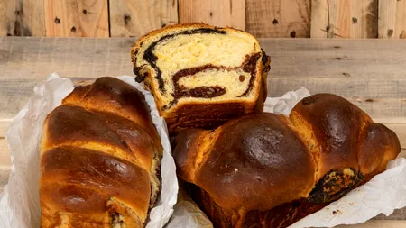 Cum să faci cel mai pufos și mai fraged cozonac pentru Crăciun. Secretele folosite de cofetari