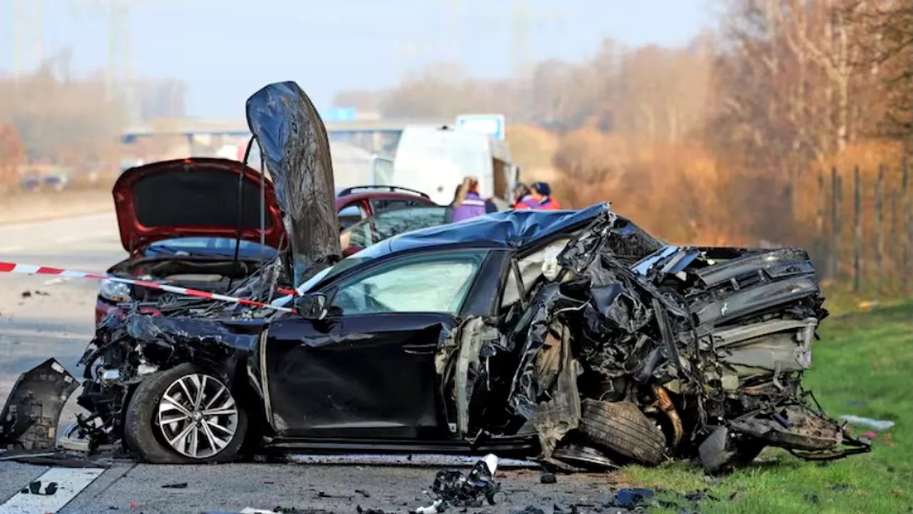 Dorel a făcut prăpăd în Germania. A omorât o tânără însărcinată după ce a intrat cu 120 km/h într-o mașină oprită