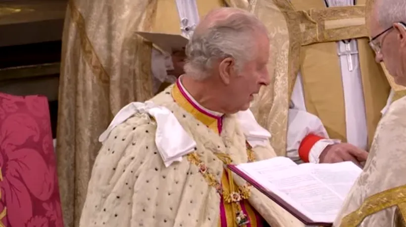 Regele Charles al III-lea, ironizat pentru că a citit de pe hârtie replicile din timpul ceremoniei de încoronare