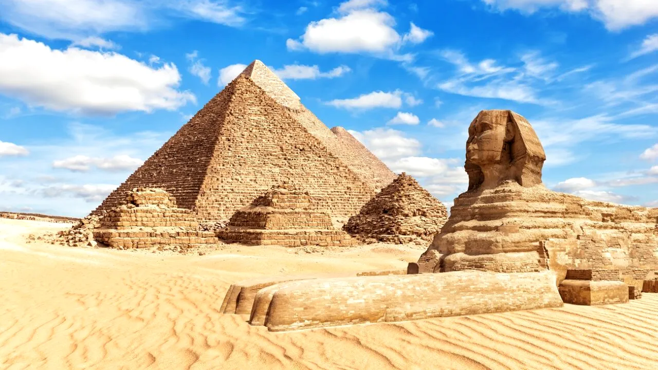 Piramidele și Sfinxul riscă să fie distruse de schimbările climatice