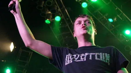 Brad Arnold, solistul trupei 3 Doors Down, a murit la 47 de ani. Artistul suferea de cancer