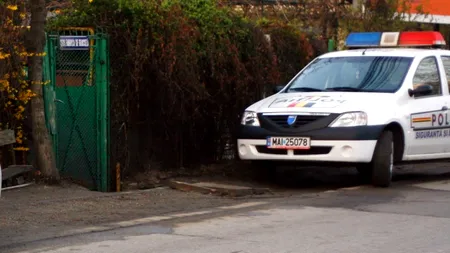 A furat bani de la o femeie și i-a ascuns într-un ghiveci cu flori de pe stradă. Cum l-au prins polițiștii si ce riscă acum hoțul 