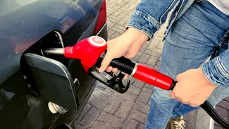 Românii plătesc mai mult decât ungurii pentru un litru de benzină. Ce diferențe de preț sunt