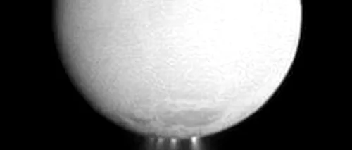 Unul dintre sateliții lui Saturn adăpostește sub suprafața sa înghețată un ocean global