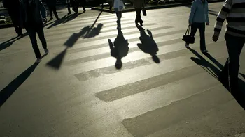 Regula de aur care salvează vieți pe ZEBRĂ: Gândește ca un pieton când ești la volan, și ca un șofer când ești pieton