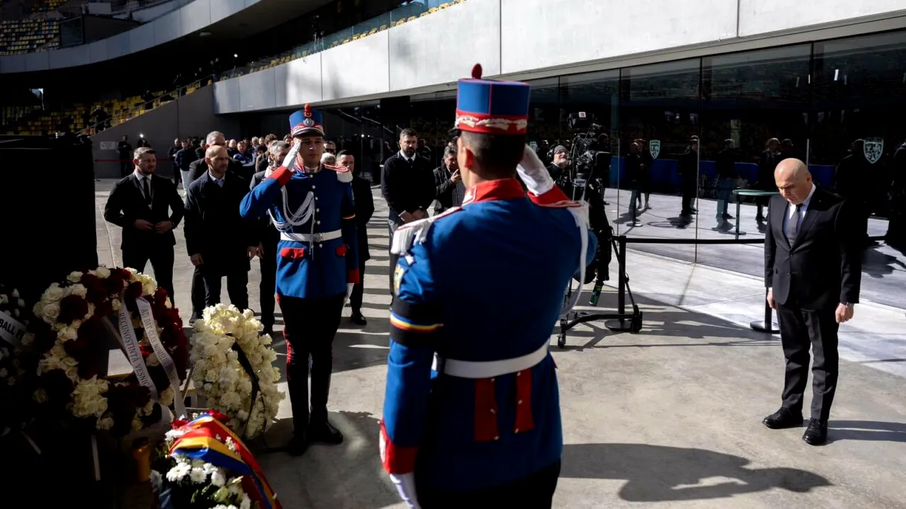 Ilie Bolojan, mesaj emoționant după prezența pe Arena Națională la catafalcul lui Mircea Lucescu. Ce a scris premierul