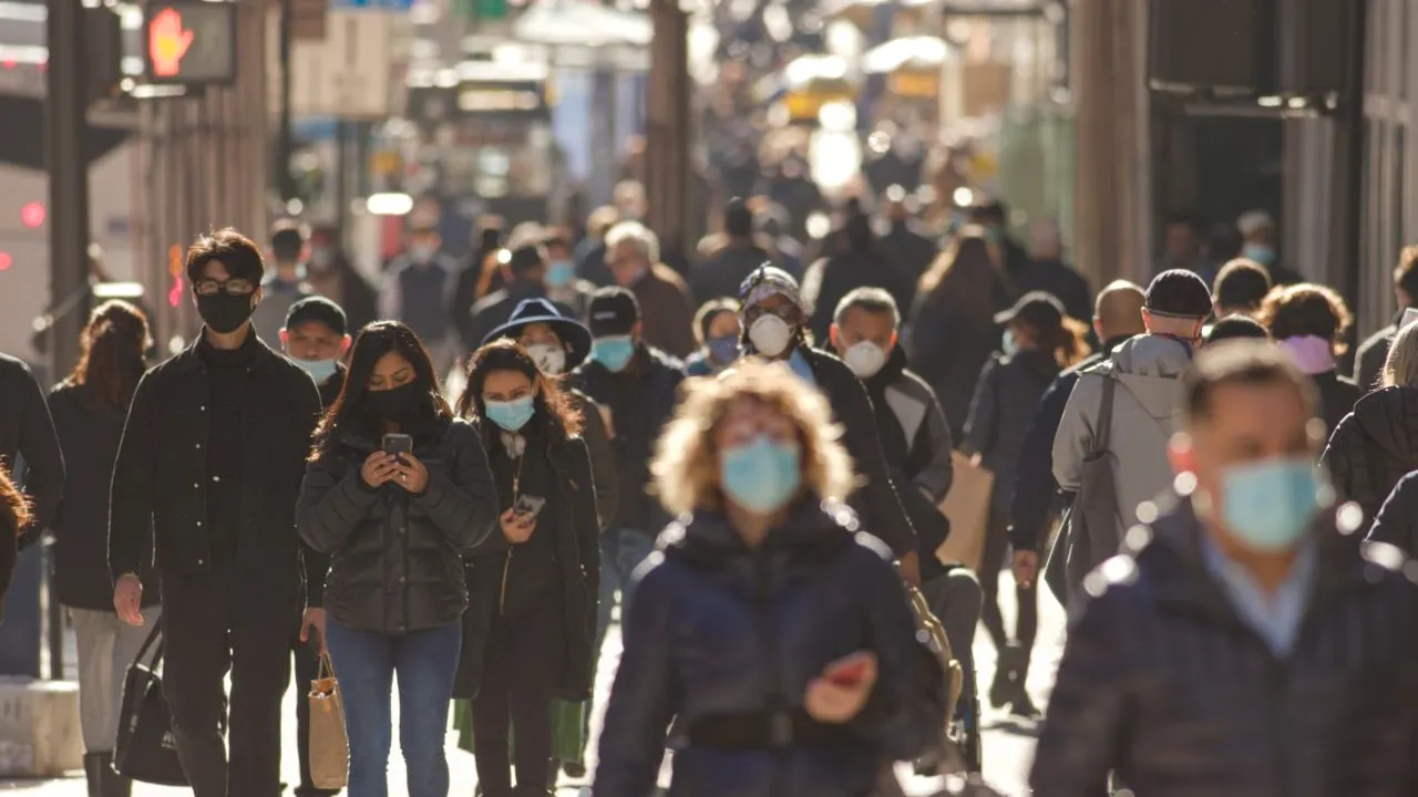 Record de decese COVID-19 în Iran, într-o singură zi. Câte persoane au murit în ultimele 24 de ore, în țara în care se vorbește de „al cincilea val”