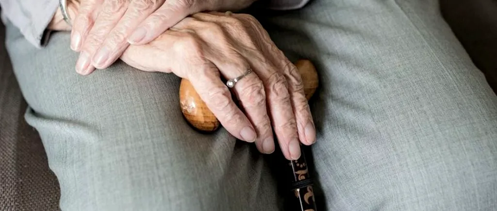 O femeie în vârstă de 99 de ani din Croația s-a vindecat de COVID-19. Cum a fost posibil