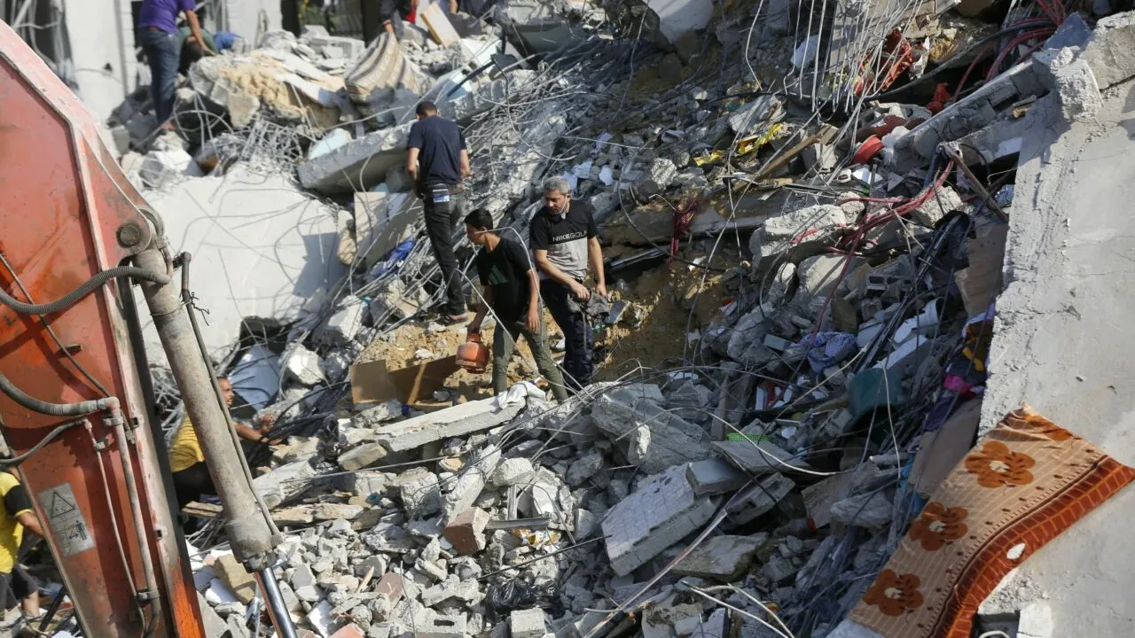 UE condamnă atacul Israelului asupra taberei de refugiați / Cel puțin 13 militari israelieni, uciși în confruntările din Fâșia Gaza