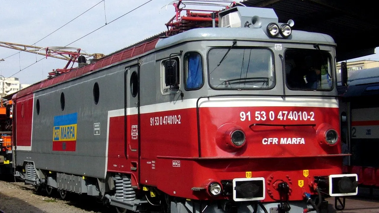 Motivul principal care a oprit circulaţia trenurilor pentru 2 ore. Ce salariu are personalul feroviar din România