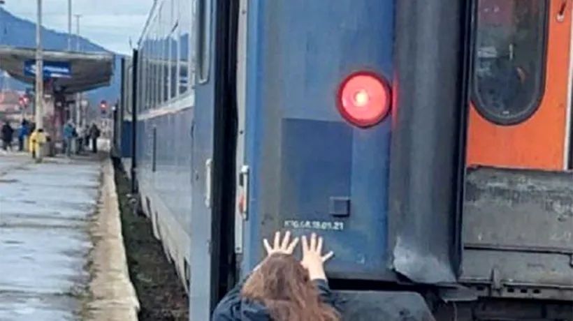 Imaginea sfârșitului de an în România. Ce au făcut doi pasageri, după ce trenul s-a defectat la Predeal