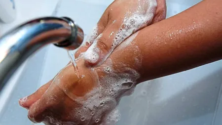 LOCUL unde te poți infecta cu coronavirus fără să întâlnești un bolnav sau să atingi ceva