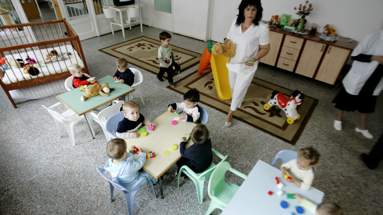 Un consilier din Bacău a cerut ca din banii pentru biserici să se construiască și o creșă. Ce răspuns a primit