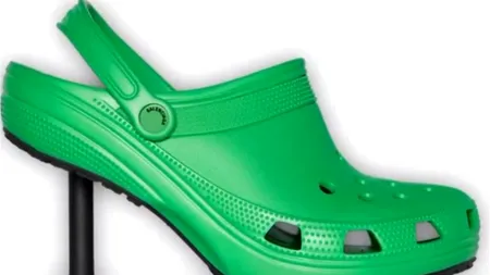 Papucii Crocs, vânduți la prețuri exorbitante. Balenciaga vrea să lanseze în 2022 un model cu toc