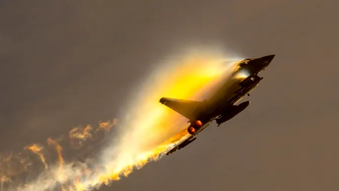 Marea Britanie trimite aeronave suplimentare în Orientul Mijlociu. Secretarul Apărării: Am fost fermi să nu lăsăm Iranul să obțină capacități nucleare