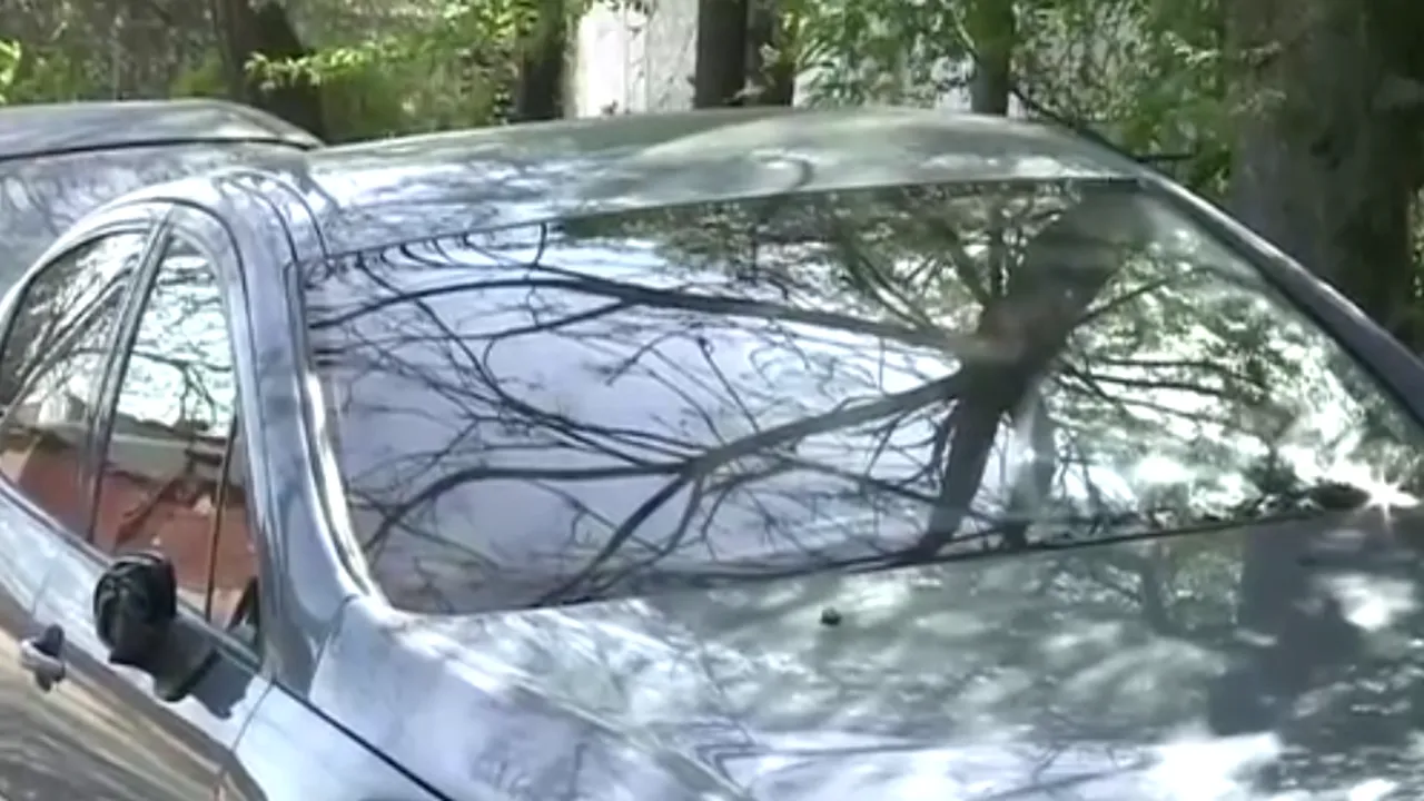 A fost găsită mașina care a lovit o fetiță pe o trecere de pietoni în Capitală. Șoferul care a fugit de la locul accidentului, aproape imposibil de identificat