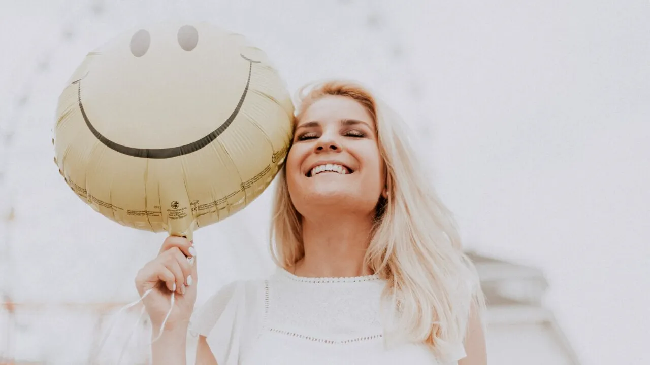 România a urcat 18 locuri în clasamentul fericirii din anul 2022