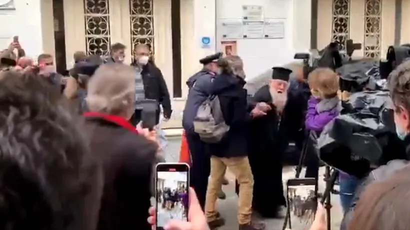 Un preot ortodox l-a făcut „eretic” pe Papa Francisc (VIDEO)
