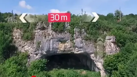 Podul lui Dumnezeu de la Ponoarele, complet neglijat de autorități. Un adevărat miracol al naturii, lăsat în voia sorții