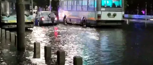 Inundații în Capitală, duminică, după o ploaie torențială. Florinela Georgescu (ANM): „A plouat într-o seară, cât într-o lună!” (VIDEO)