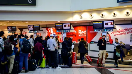 Dosare penale pentru CONTRABANDĂ la Aeroportul Iași. Ce au găsit vameșii la pasagerii pe cursa Istanbul pe culoarul 