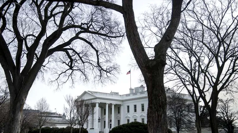 Washington Post: Bărbatul care a pătruns înarmat în Casa Albă a ajuns mult mai departe decât s-a anunțat inițial