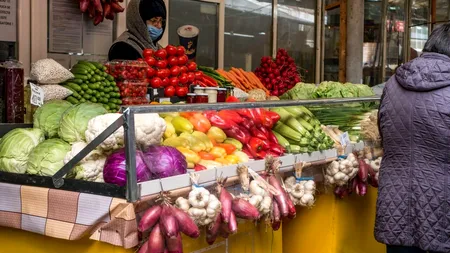 LEGUMA românească, cunoscută drept „vedeta murăturilor” de Milișăuți, scumpă la piață: producătorii cer 1 leu pe kg, clienții plătesc chiar 10 lei/kg