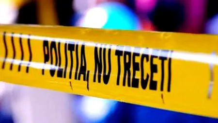 Cadavrul unei femei împușcate în gât, descoperit într-o casă din Botoșani. Ce au mai găsit polițiști lângă ea