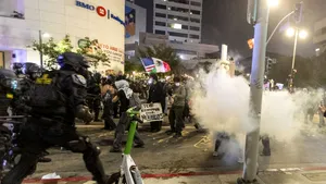 Le Monde: Violențele din Los Angeles, o ESCALADARE calculată a crizei de către Donald Trump