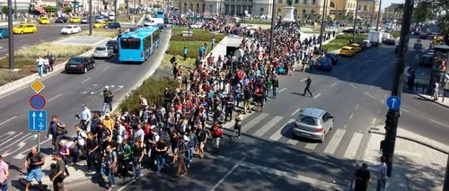 După ce a făcut un selfie cu refugiații din Gara Keleti, Dragnea a ajuns la următoarea concluzie: „Parcă nu aș vrea să văd mii de imigranți pe străzile din București