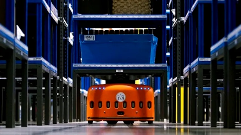 Amazon „a angajat 15.000 de roboți