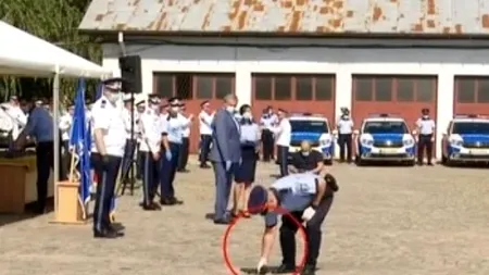 Imagini virale: Gafa pe care a făcut-o un polițist în fața lui Marcel Vela - VIDEO