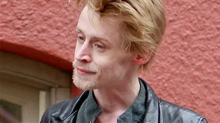 FOTO. Macaulay Culkin, surprins într-o ipostază uimitoare