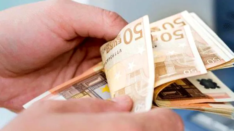 Un român a furat 84.000 de euro din bancomante cu un clește cu cap plat