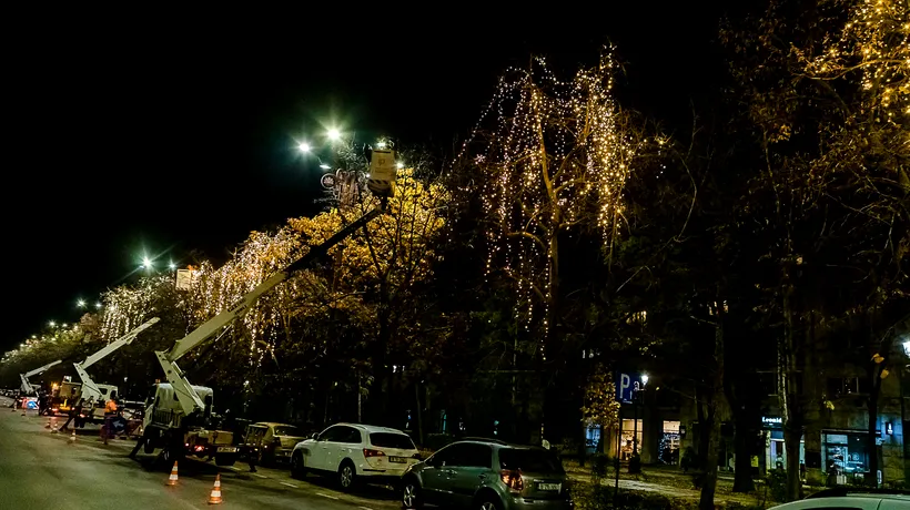 În București au fost montate primele luminițe pentru Crăciun. Nicuşor Dan: „Ne vom limita la ornamente pentru zona centrală a oraşului”