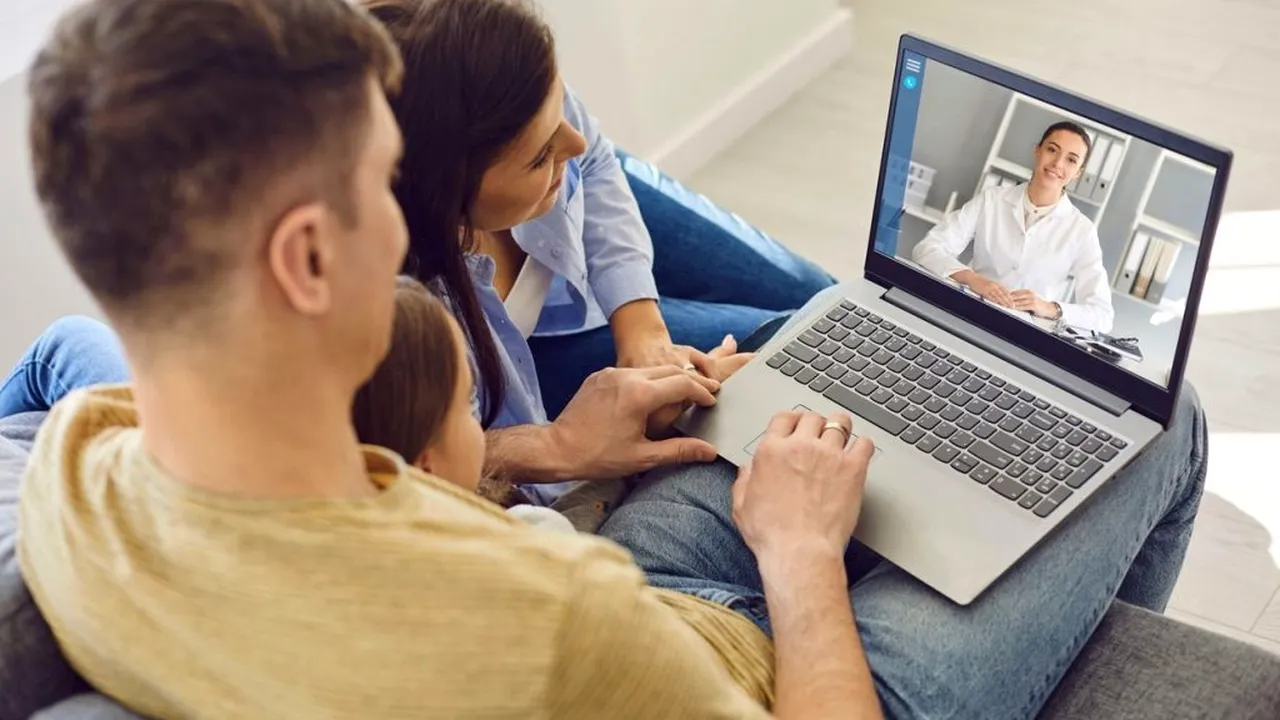 CNAS. Consultațiile vor putea fi acordate la distanță și în starea de alertă. Ce a decis Executivul cu privire la utilizarea cardului național de sănătate